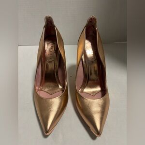 Ted Baker Metallic Rose Gold Pointed-Toe Pumps 36.5. Never worn.